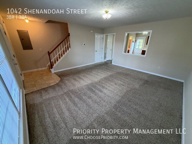 Building Photo - 1042 Shenandoah St