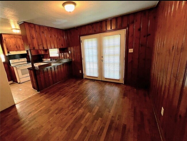 Foto del edificio - 5406 Birch Rd