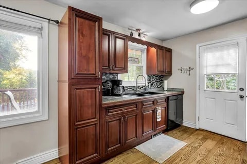 Foto del edificio - 6251 Burnt Chimney Rd