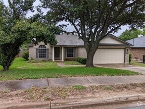 Building Photo - 1406 Royce Ln