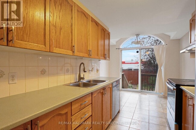 Photo du bâtiment - 92 Southpointe Ave