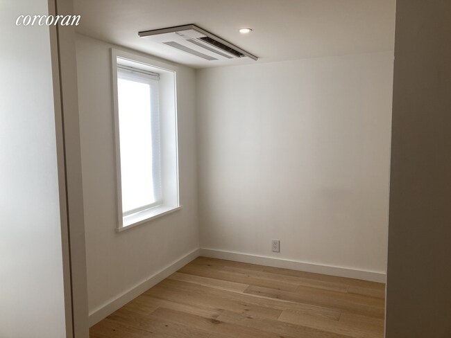 Building Photo - 57 Devoe St