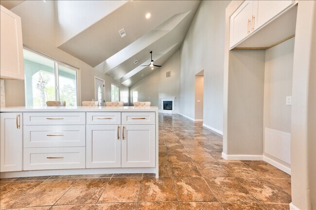 Foto del edificio - 880 La Terraza Blvd