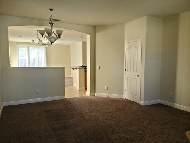 Building Photo - Nice 4 Bedroom, 2 Bath 1690 sqft., Anatoli...