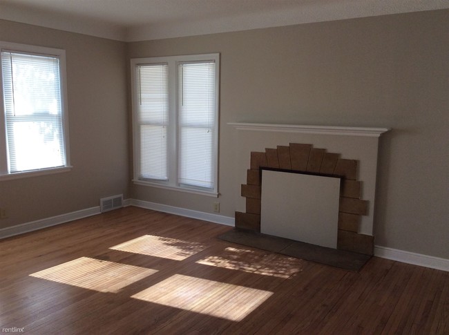 Building Photo - 4 br, 1.5 bath House - 1616 Xerxes Avenue N