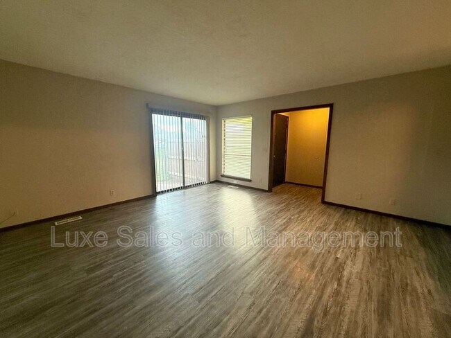 Foto del edificio - 8313 NW 7th St