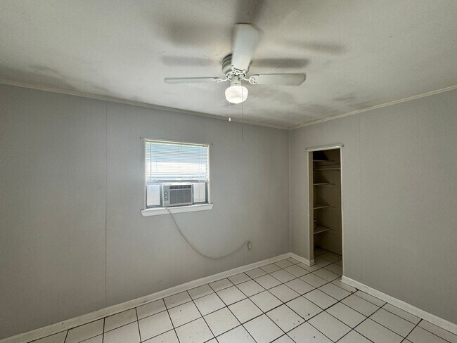 Foto del edificio - 2 Bedroom in West Pensacola