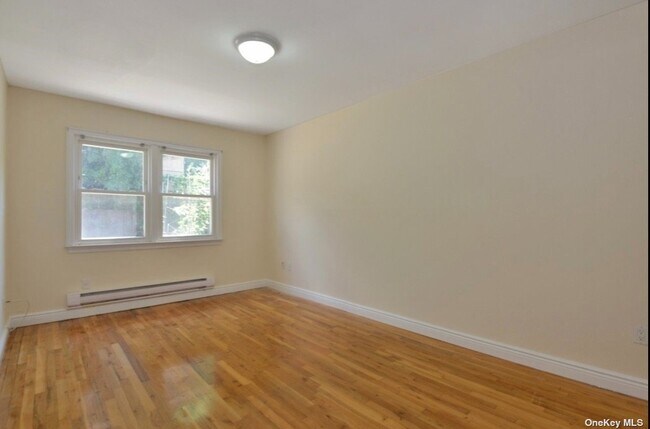 Building Photo - 19-17 Clintonville St