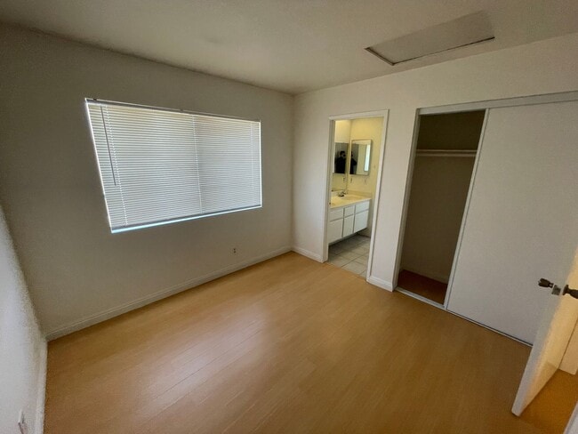 Building Photo - 24399 Fiji Dr