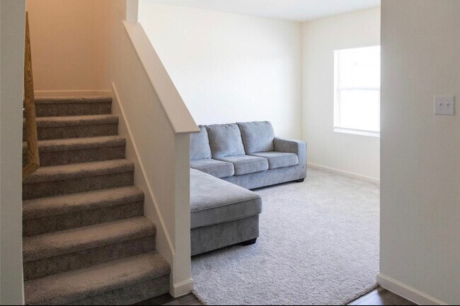 Building Photo - 1609 Shadow Hawk Dr
