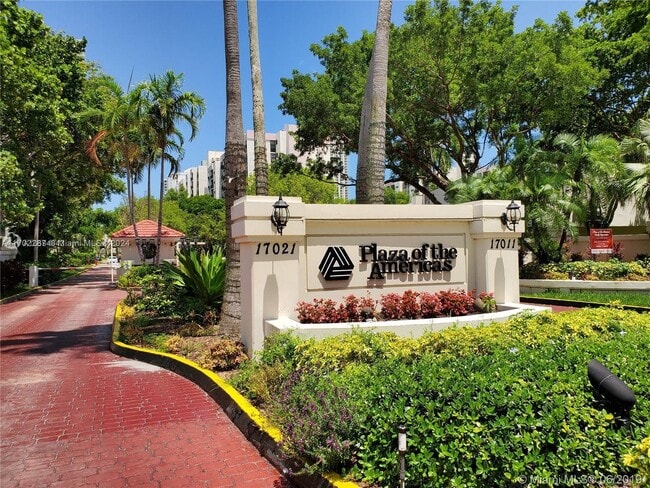 Foto del edificio - 17011 N Bay Rd