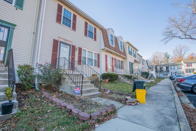 Foto del edificio - Lovely 2 BR/2.5 BA Townhome in Suitland!