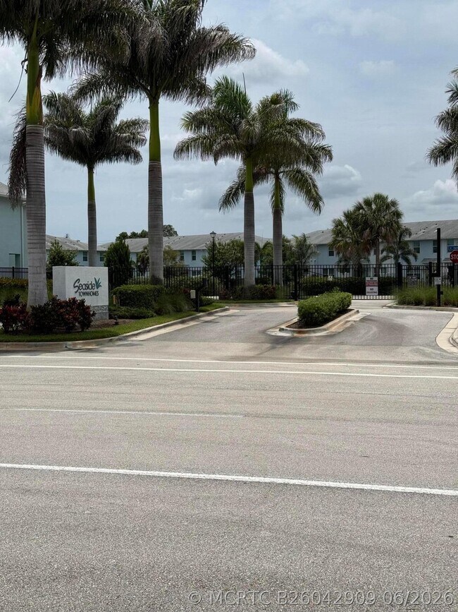 Foto del edificio - 342 SE Angler Dr
