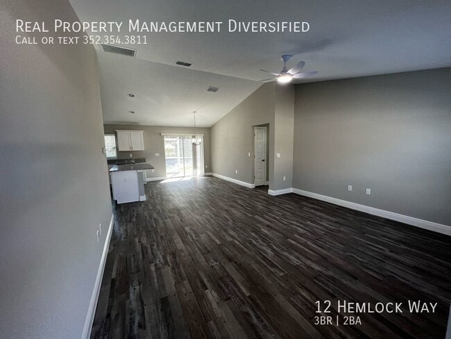 Building Photo - 12 Hemlock Way