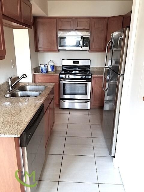 Primary Photo - 7522 N Greenview Ave