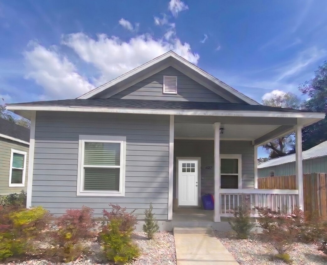 Spacious 3 Bedroom Home in Downtown Gainesville - Spacious 3 Bedroom Home in Downtown Gainesville