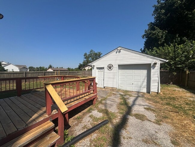 Building Photo - 1540 West Dr