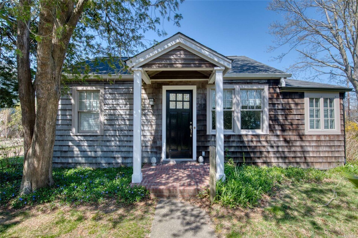 1100 7th St, Greenport, NY 11944 House Rental in Greenport, NY