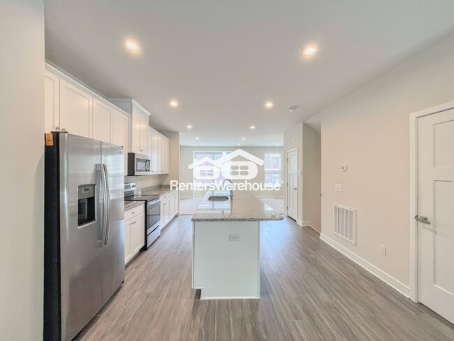Building Photo - 930 Parley Pl