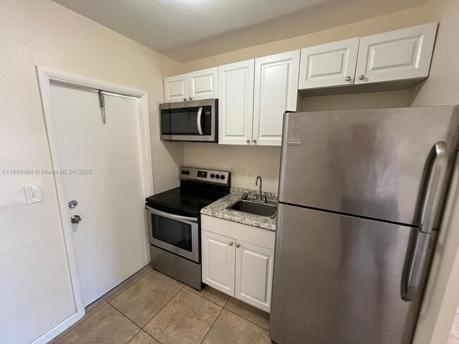 Foto del edificio - 1265 NE 136th Terrace
