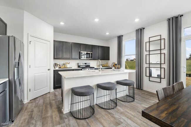 Building Photo - 4 br, 2.5 bath House - 10551 Blaine Street