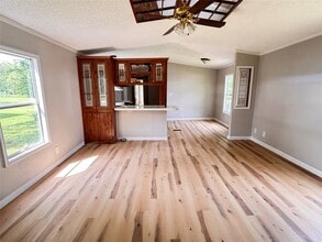 Building Photo - 229 Morris Ln