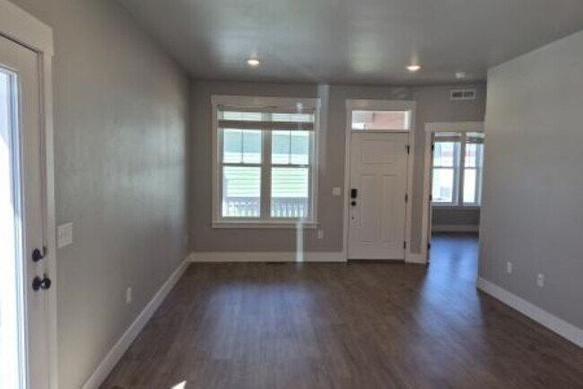 Foto del edificio - 1661 Annas Garden Ln