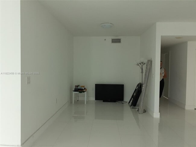 Building Photo - 1250 S Miami Ave