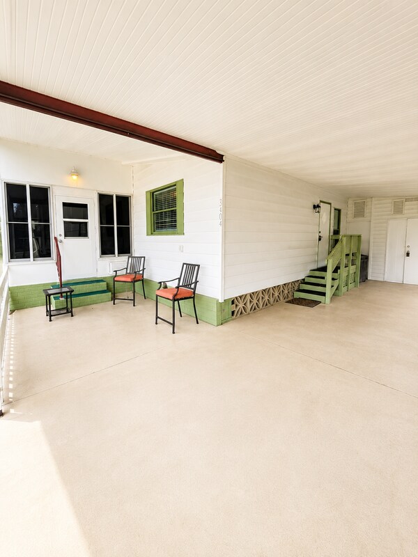 Building Photo - 3404 Rainbow Ln
