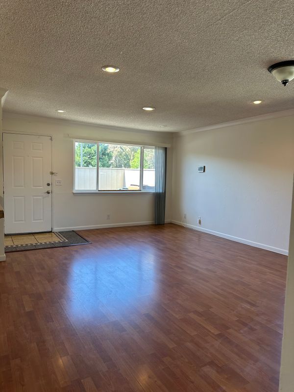 Foto principal - 2615 Rutgers Ln