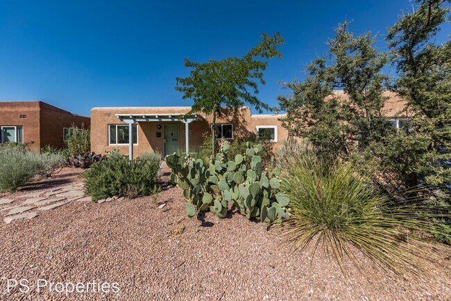 Building Photo - 3 br, 2 bath House - 1725 Richmond Dr. NE