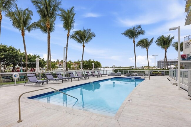Foto del edificio - 6700 Indian Creek Dr