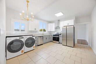 Building Photo - 685 37th St