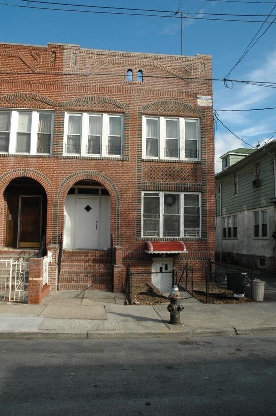 319 E 49th St, Brooklyn, NY 11203 Townhome Rentals in Brooklyn NY