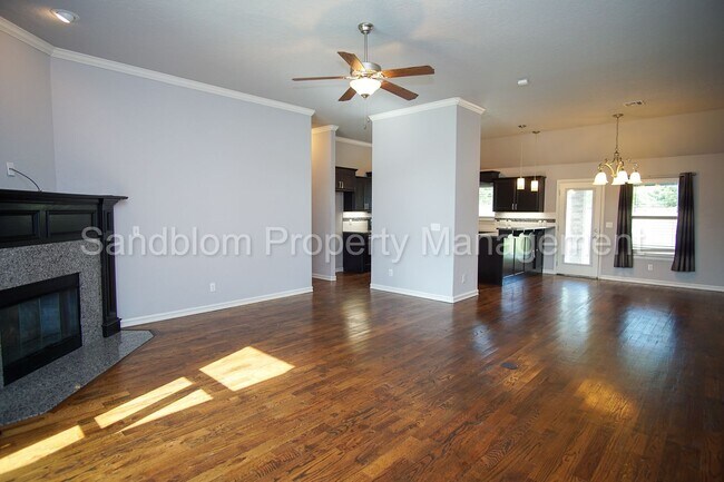 Building Photo - For Lease | Jenks | Available Now!