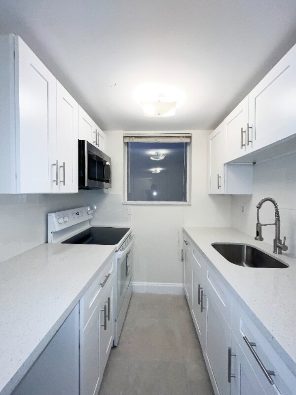 Building Photo - 131 Antiquera Ave