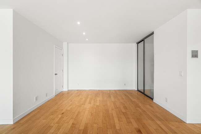 Foto del edificio - 10747 Wilshire Blvd