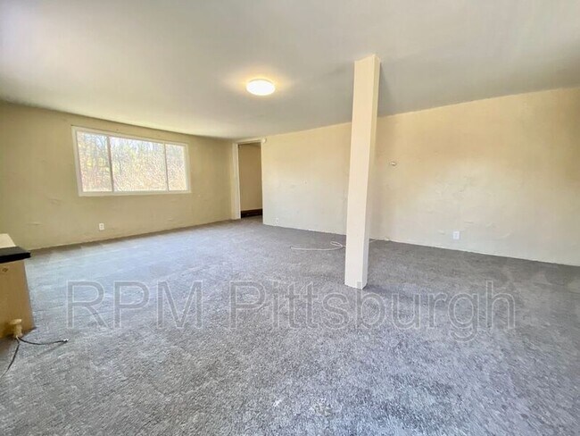 Building Photo - 1611 Crawford Rd