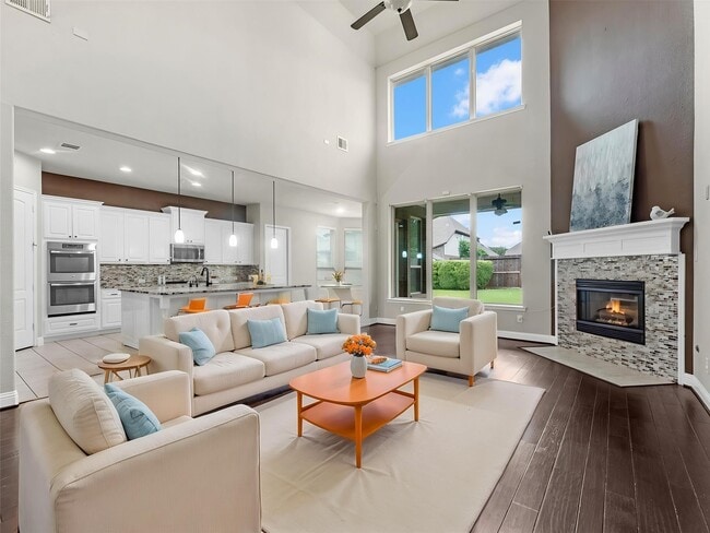 Foto del edificio - 15819 Graham Spring Ln