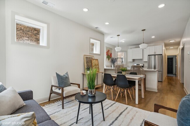 Building Photo - 2510 N Avers Ave