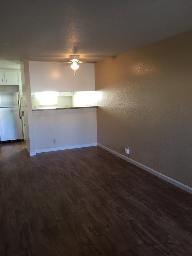 Dining - 3930 Hollister Ave