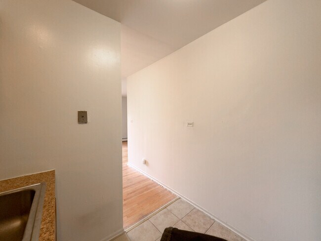 Foto del edificio - 6825 N Sheridan Rd