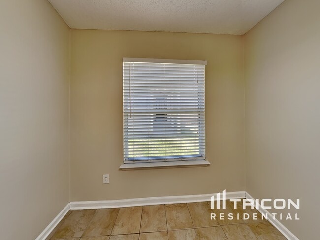 Building Photo - 920 Majestic Cypress Dr N