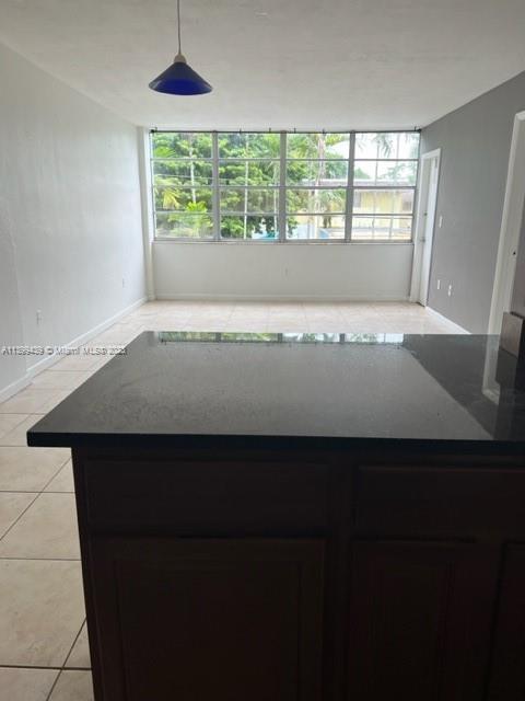 Foto del edificio - 2175 NE 170th St