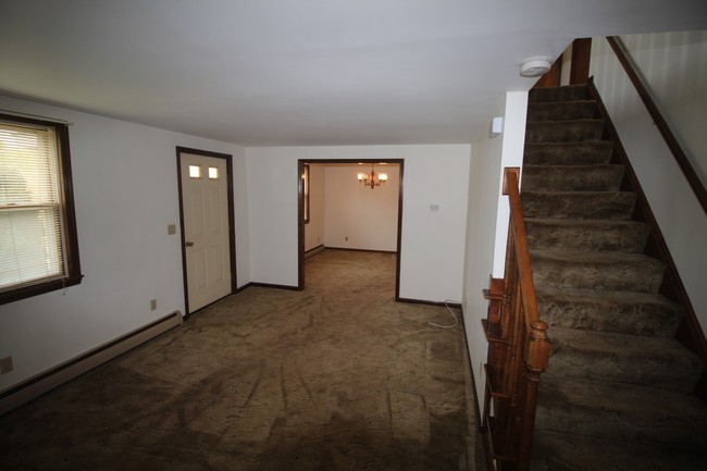 Building Photo - 652 Stoner Trail Road