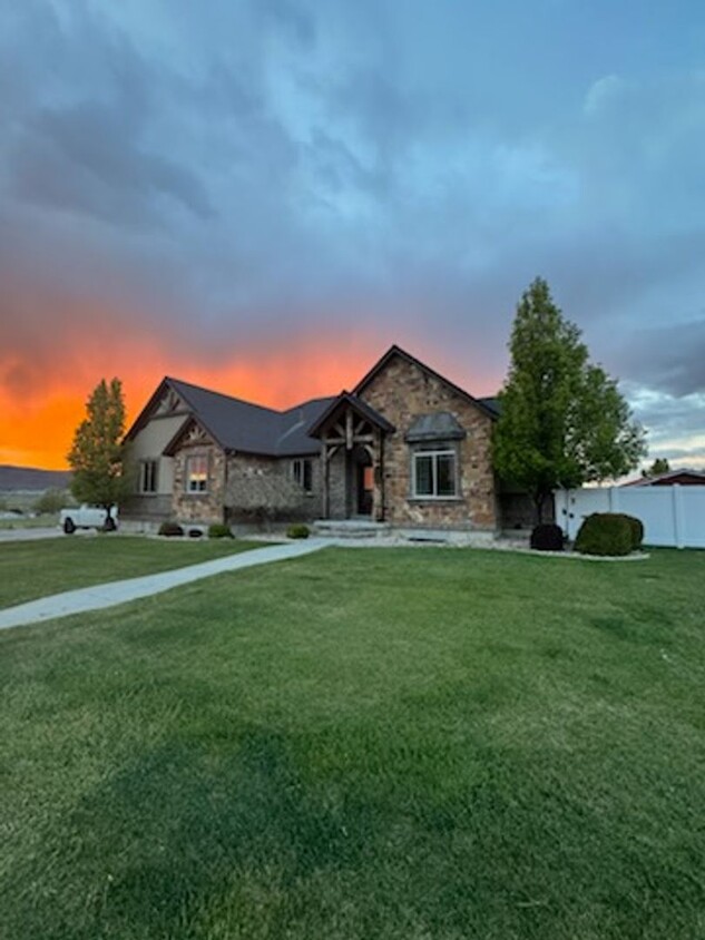 Primary Photo - 180 West 400 South Mona UT 84645