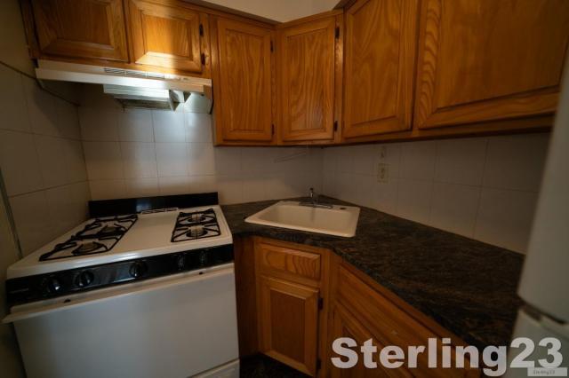 Building Photo - 1 bedroom in ASTORIA NY 11106