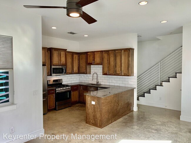 Foto del edificio - 2 br, 2.5 bath House - 802 Valdez St #B