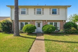 Building Photo - 9711 Derrik Dr