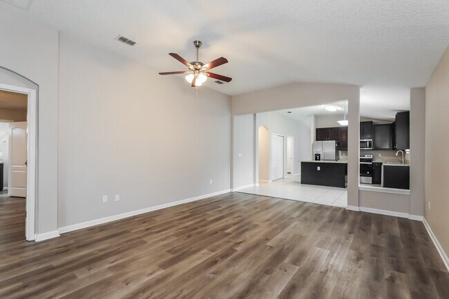 Building Photo - 1403 Creek Point Blvd
